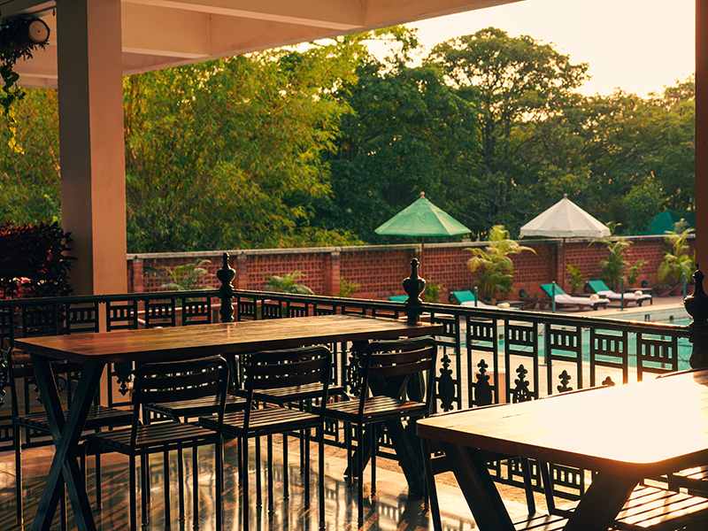 Lunch-by-the-poolside-resort-day-offer-package-bangalore